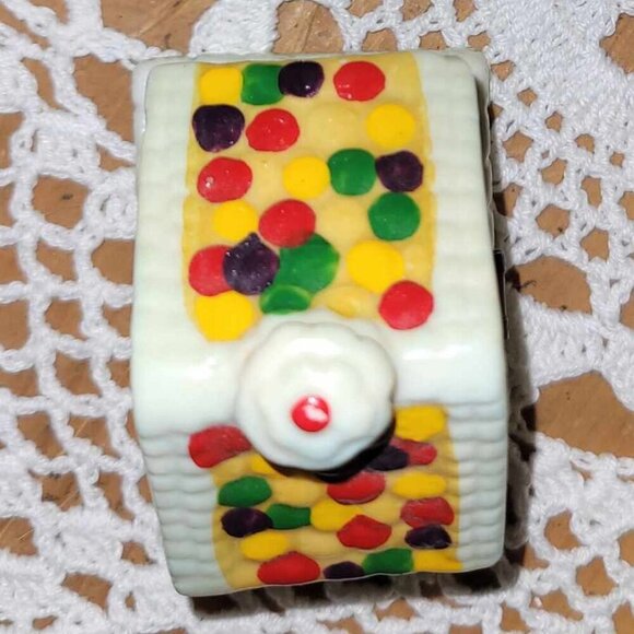 ABBOTT Gingerbread House Porcelain Hinged Trinket Box - Picture 8 of 9
